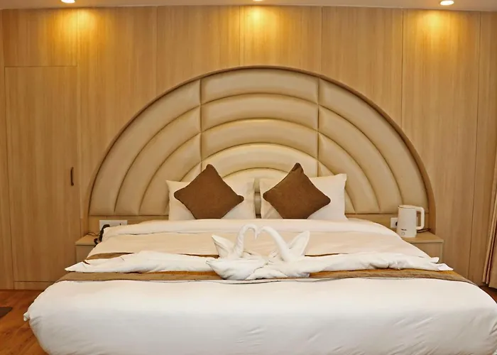 Airport Gurkha Hotel 3*
