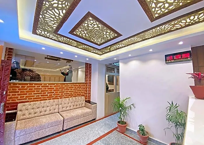 Airport Gurkha Hotel 3*